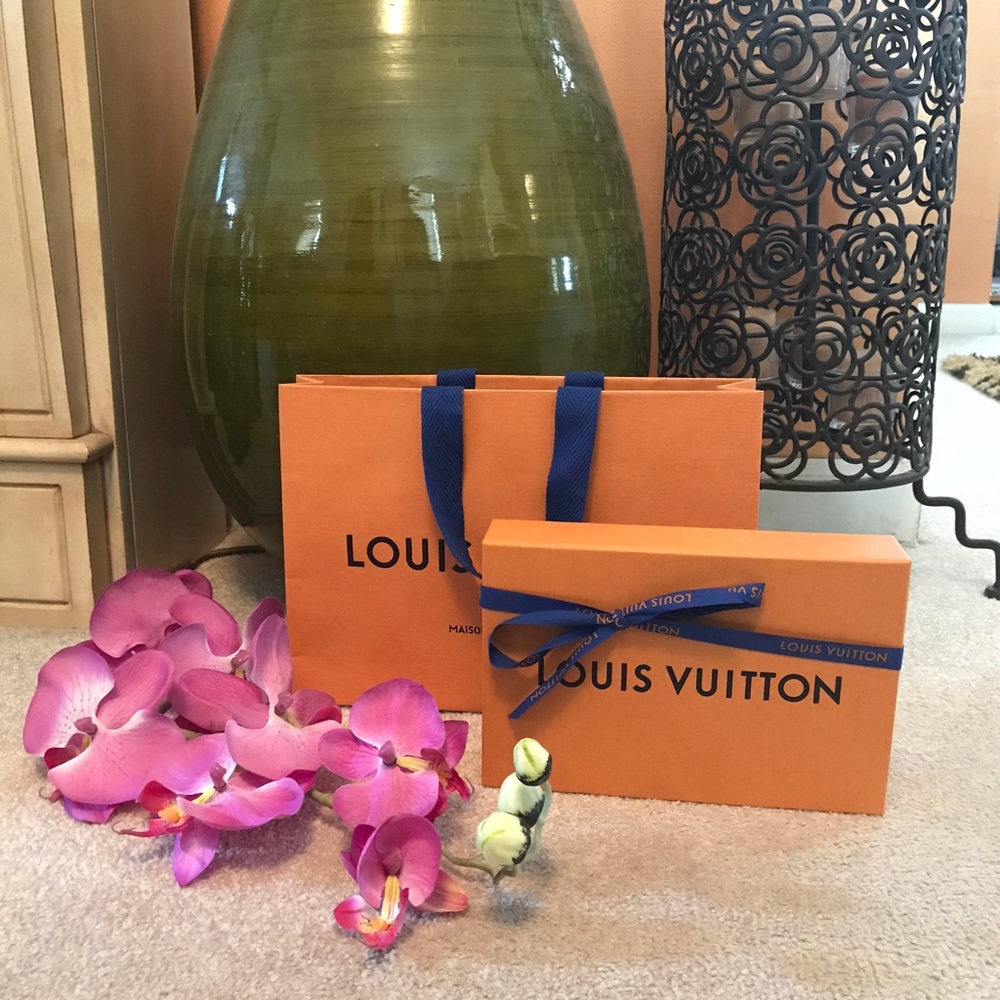 💎Luxurious Louis Vuitton Wallet Box & Small Bag💎